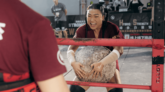 She Lifted 100KG Atlas Stones for 8 Reps—Xu Jinfen’s Breakthrough at 2025 Lift On Strongman® New Legends